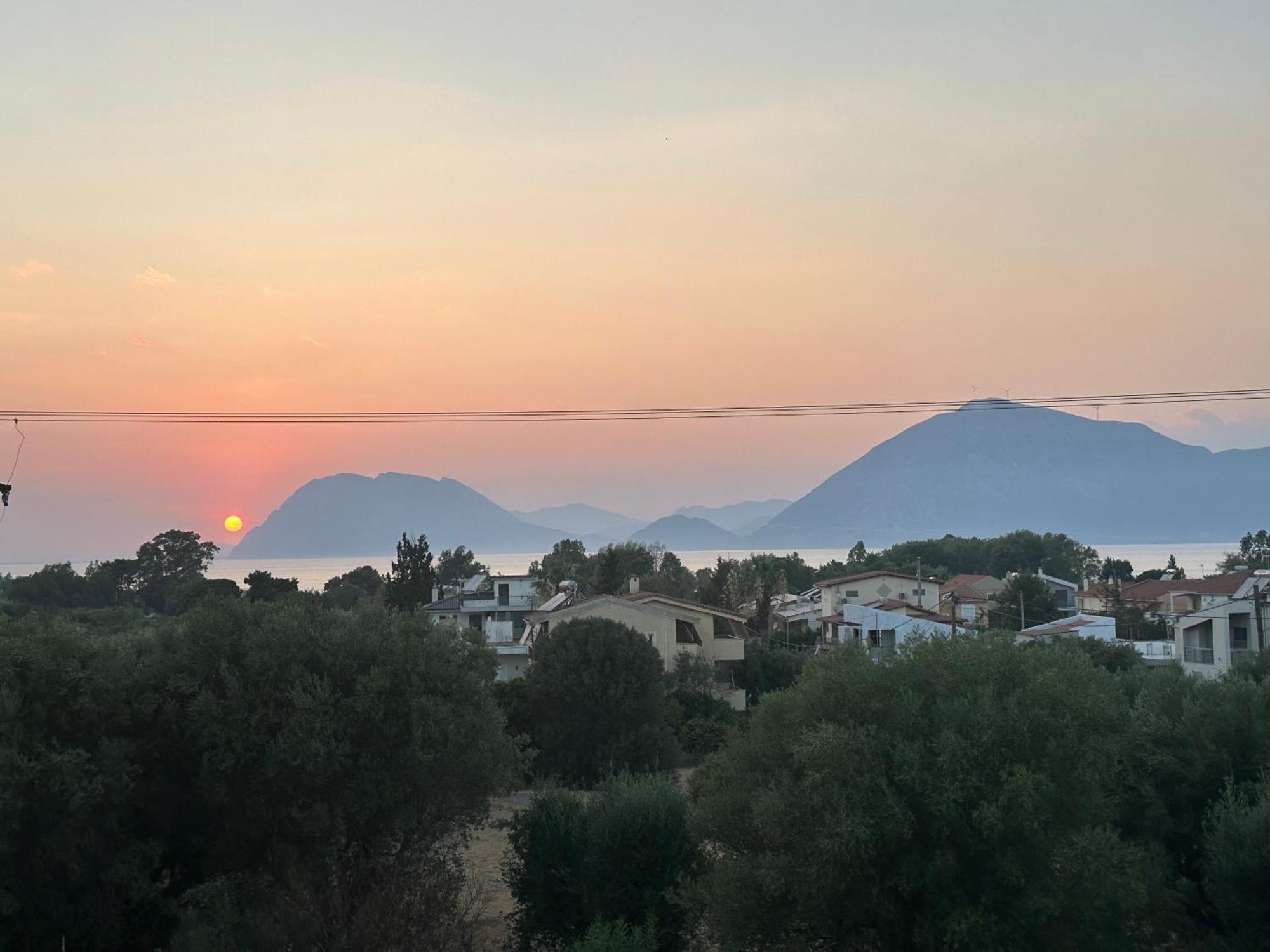 Δωματιο Με Ησυχία Και Θέα Patras Dış mekan fotoğraf